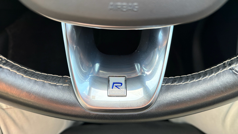 Volvo Xc40 2.0 T5 R DESIGN Pro 5dr AWD Geartronic Petrol Estate